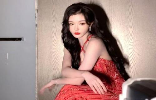 肯尼迪的成功告诉我们无论出身如何只要有坚定的信念和不懈的努力就一定能够实现自己的梦想他的故事激励着一